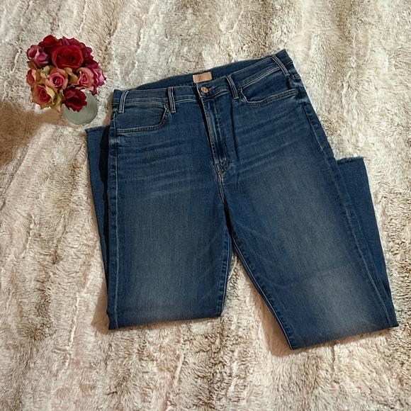 MOTHER Superior The Hustler Ankle Fray Jeans in Healing Jar Excellent Condition - Picture 5 of 9